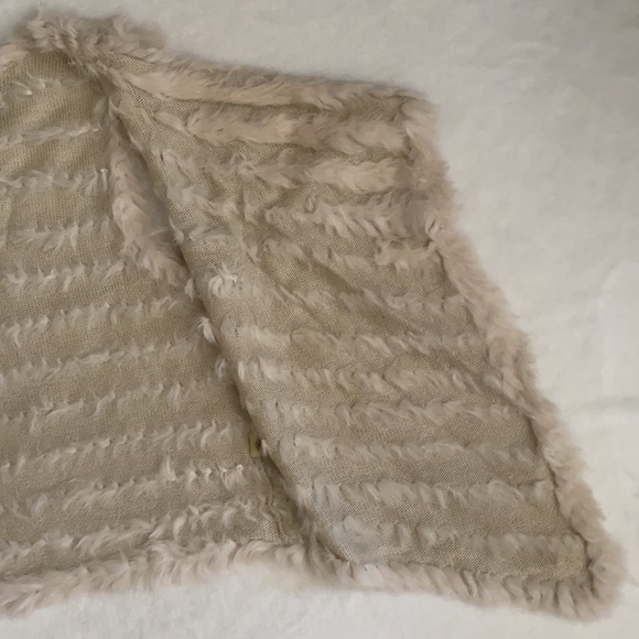 Metric Knits | Fur Collection Rabbit Fur Open Front Waterfall Vest Cream (S) - Picture 10 of 16